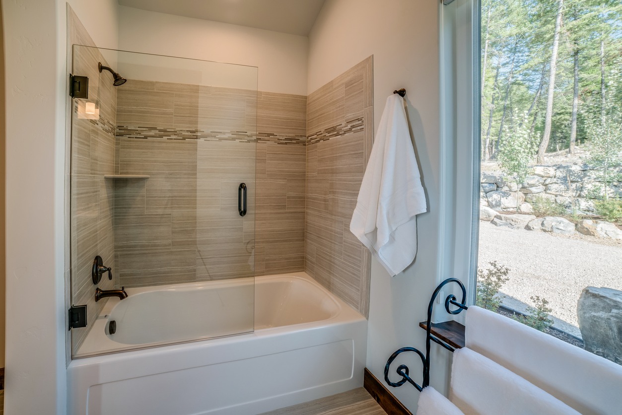 Shower & Tub Repair in Palm Beach Shores